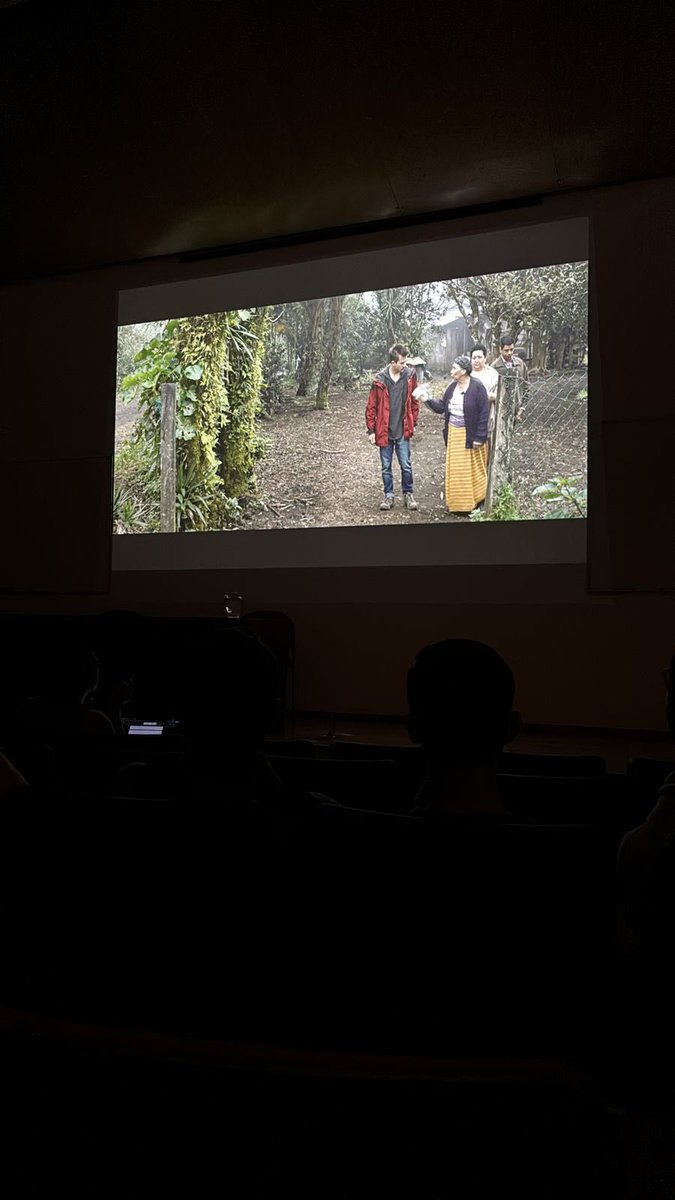 Muchas gracias a quienes nos acompañaron en la primera edición de este semestre del Cine Debate Queer 🏳️‍🌈🏳️‍⚧️🍿🎬
Se vienen más actividades y películas ¡Nos vemos la próxima!