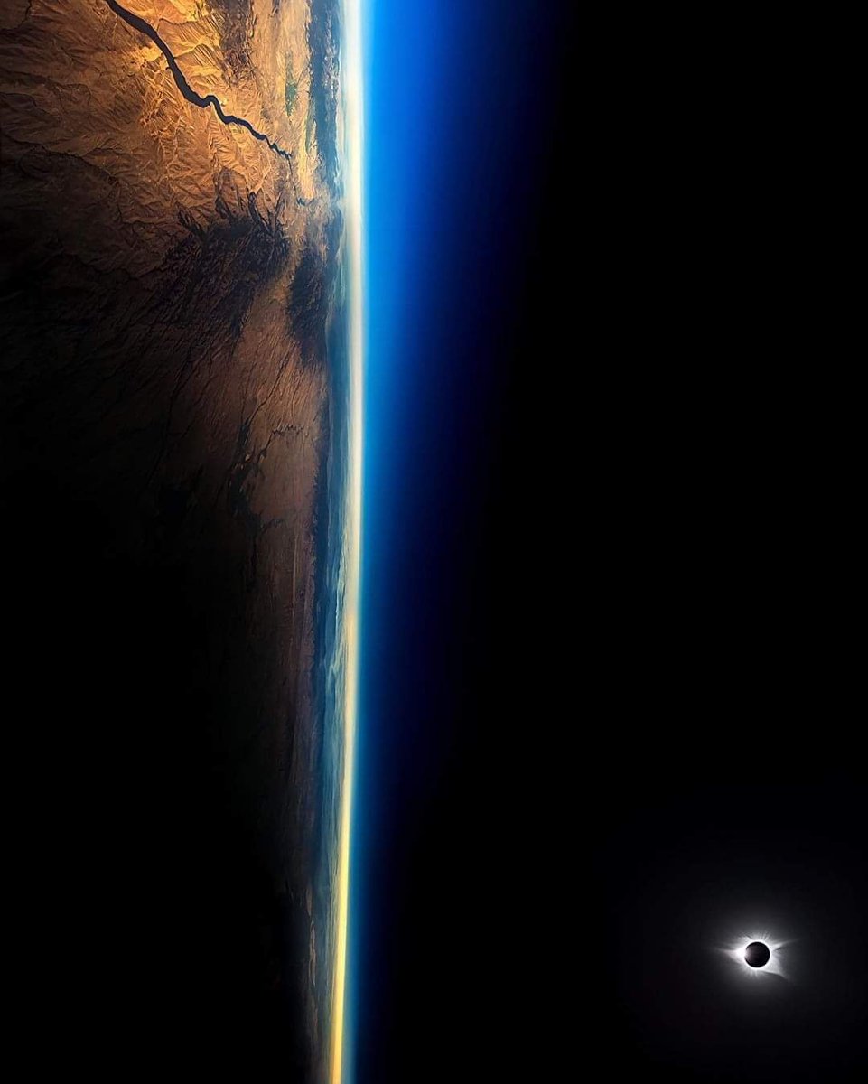CuriosityonX's tweet photo. Over 200 million Americans watched the total solar eclipse in August 2017, but no one had a better view than photographer Jon Carmichael. He spent years plotting how he could capture the total eclipse in a unique way✨ 

📷The image was created by shots photographer Jon Carmichael took while flying at 39,000 feet on a Southwest flight from Portland, Oregon, to St. Louis. 📷 @photographerjon