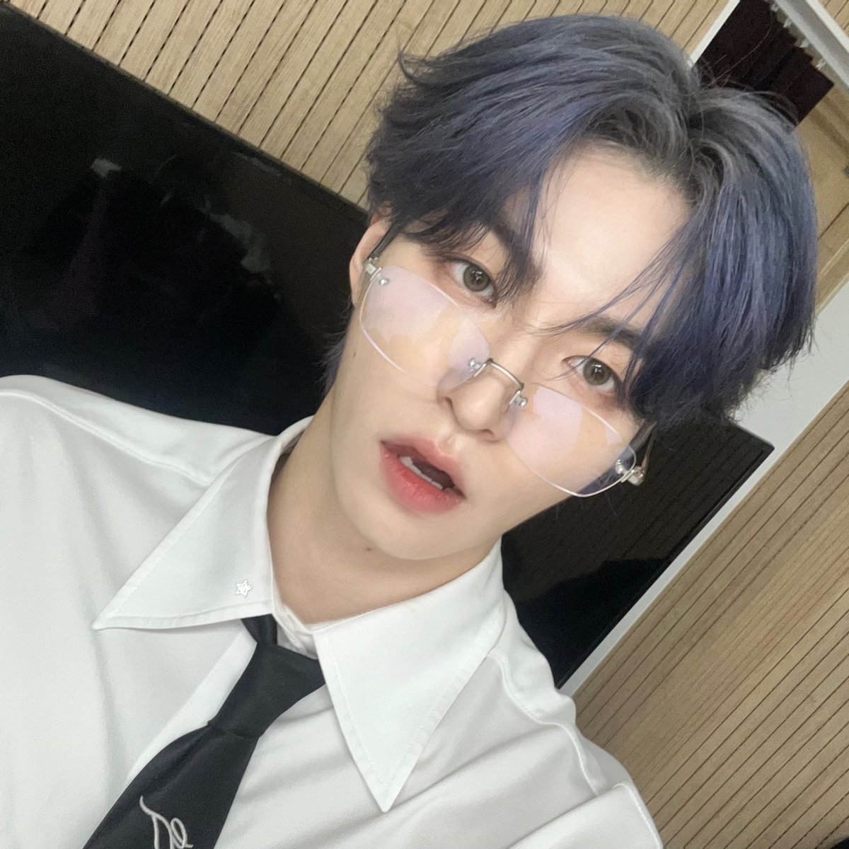 hoonmiimi's tweet photo. A little late but here we are<3
@ELASTofficial
#ElringSelcaDay #ELSD #ELAST #elring #elastromin #ROMIN https://t.co/FlXmrMeRGq
