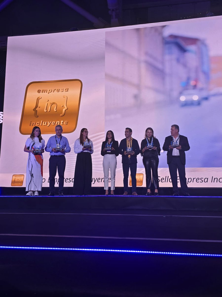 ManpowerGroupCO's tweet photo. 🎖️Esta distinción pone en firme nuestro compromiso con la inclusión a través de nuestro programa #TalentPower.

💛💙❤️¡Juntos, seguimos avanzando hacia un futuro donde la inclusión no sea una meta, sino una realidad tangible para todos!

#ManpowerGroup #ManpowerGrouColombia https://t.co/1yzmOzPJgv