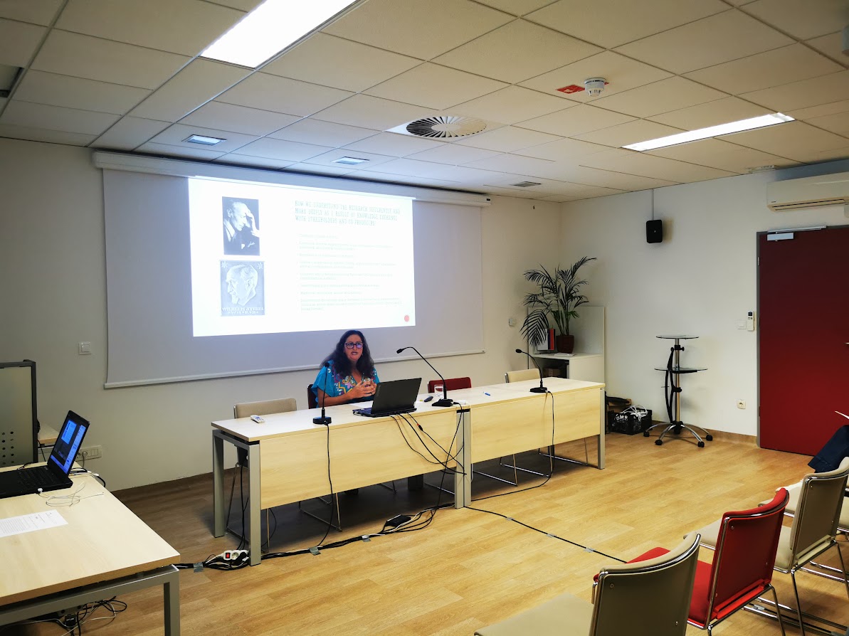 Utrinki z današnjega predavanja <a href="/FSpici/">History on the Edge / Zgodovina na Špici</a> Julie Gottlieb: The Nervous State.