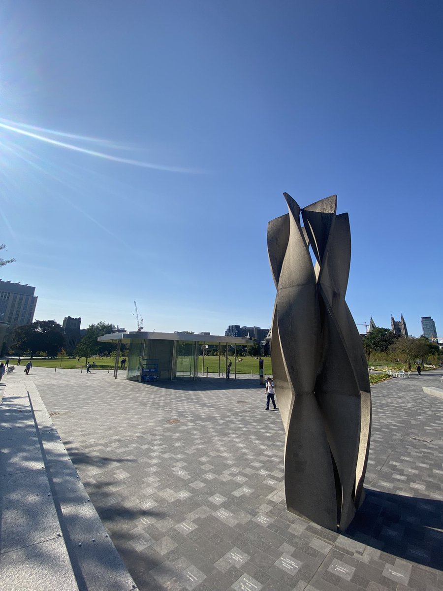 ronleviutoronto's tweet image. What a glorious time back at @uoft campus last week. Great to be starting the new semester! Looking forward.