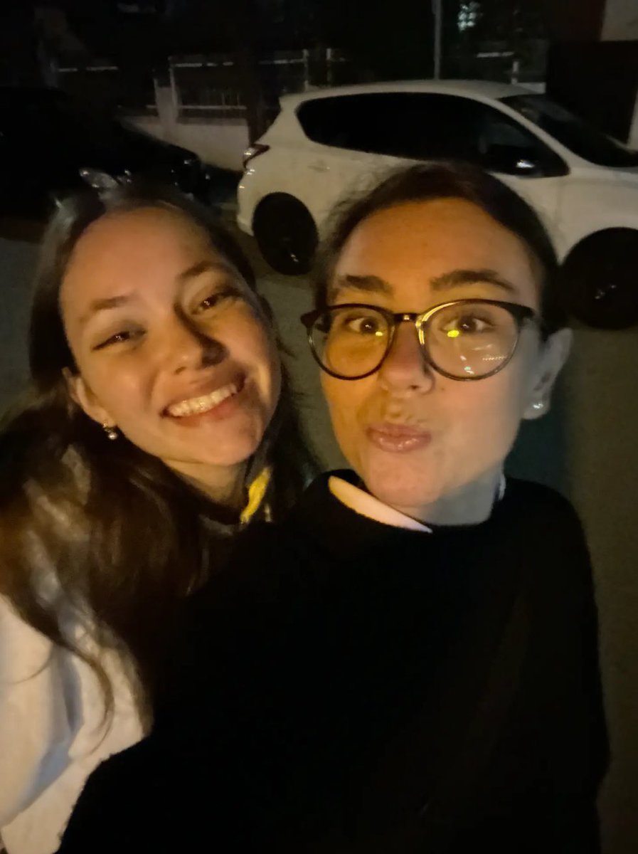 brunardobbf's tweet photo. parabéns a uma das melhores pessoas que conheci aqui. love you ♥️ @margzbb https://t.co/UThUWuhxXO