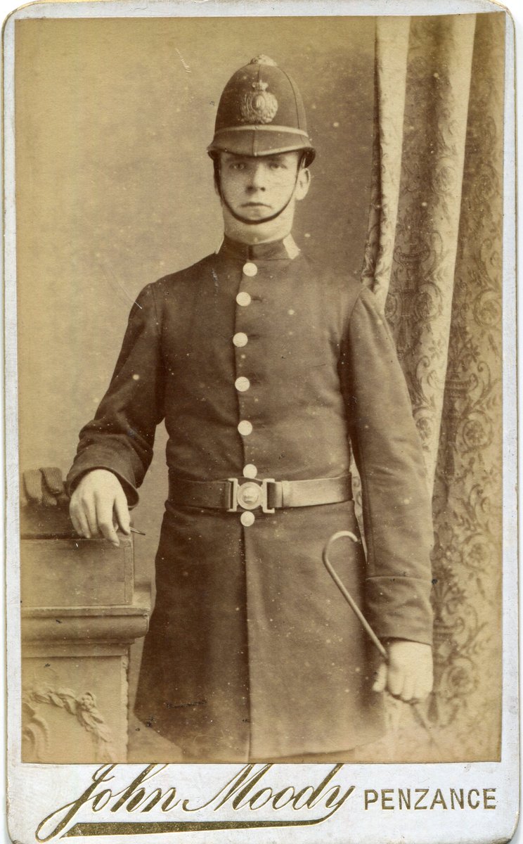 Can anybody please help identify which force this constable belonged to? Penzance photographer, but that is not a Penzance Borough Police badge. <a href="/PolHisSoc1985/">Police History Society</a> <a href="/PenzanceHour/">PenzanceHour</a> @PenleeHouse <a href="/CornwallHour/">Cornwall Hour</a>