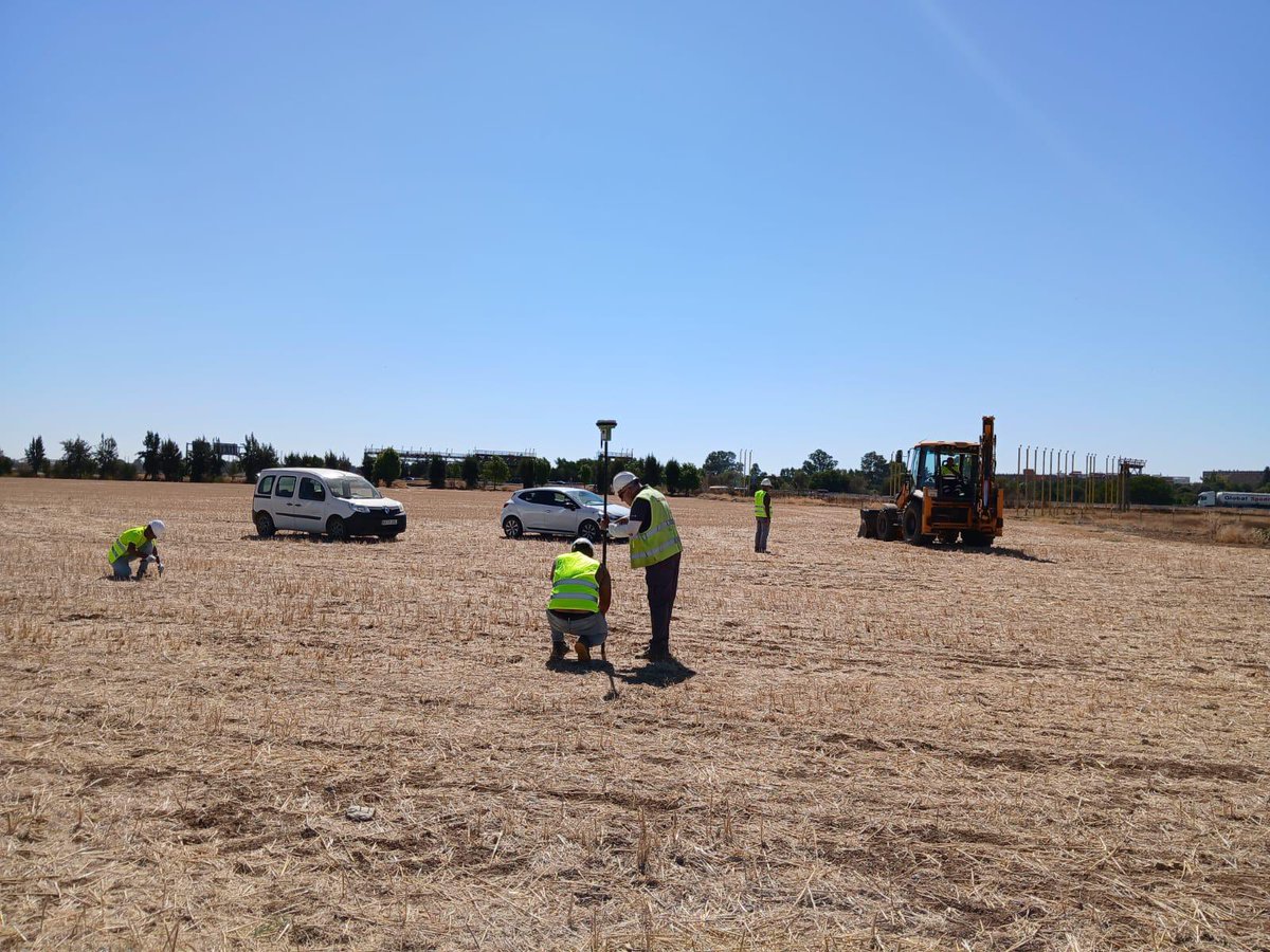 oscar_puente_'s tweet photo. Comenzamos las obras para reformar el enlace entre la ronda Supernorte (SE-20) y la autovía del Sur (A-4) en Sevilla.

Invertimos 26,3M€ para facilitar la conectividad en la zona y mejorar la seguridad vial.

Trabajamos para mejorar la movilidad y las conexiones en Andalucía. https://t.co/58H5dNjol0
