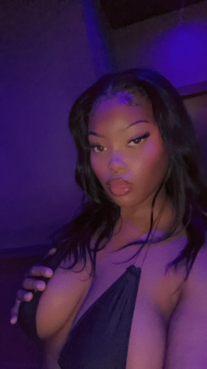 GoddessKnzee's tweet photo. $50/30mins private calls tonight only DM to schedule yours 😘 https://t.co/lDEoKtlQq9