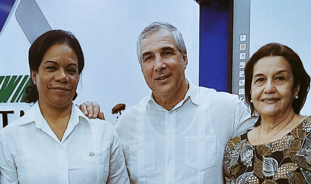 ArmandoRguezB's tweet photo. Feliz cumpleaños a nuestra querida VPM @InesMChapman dulce, fiel y comprometida mujer, cuyo liderazgo marca los caminos de la #Ciencia la #Innovación y el #MedioAmbiente en #Cuba!! Un gran abrazo desde @citmacuba y de su #MacroprogramaCTI @DiazCanelB @MMarreroCruz @EdMartDiaz https://t.co/hbJbvUPyXi