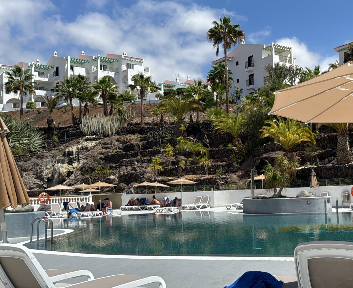 samsparkes999's tweet image. Happy #999 day to all in the #EmergencyServices 
Spending this one away from work ☀️
#999Family 
#Sun