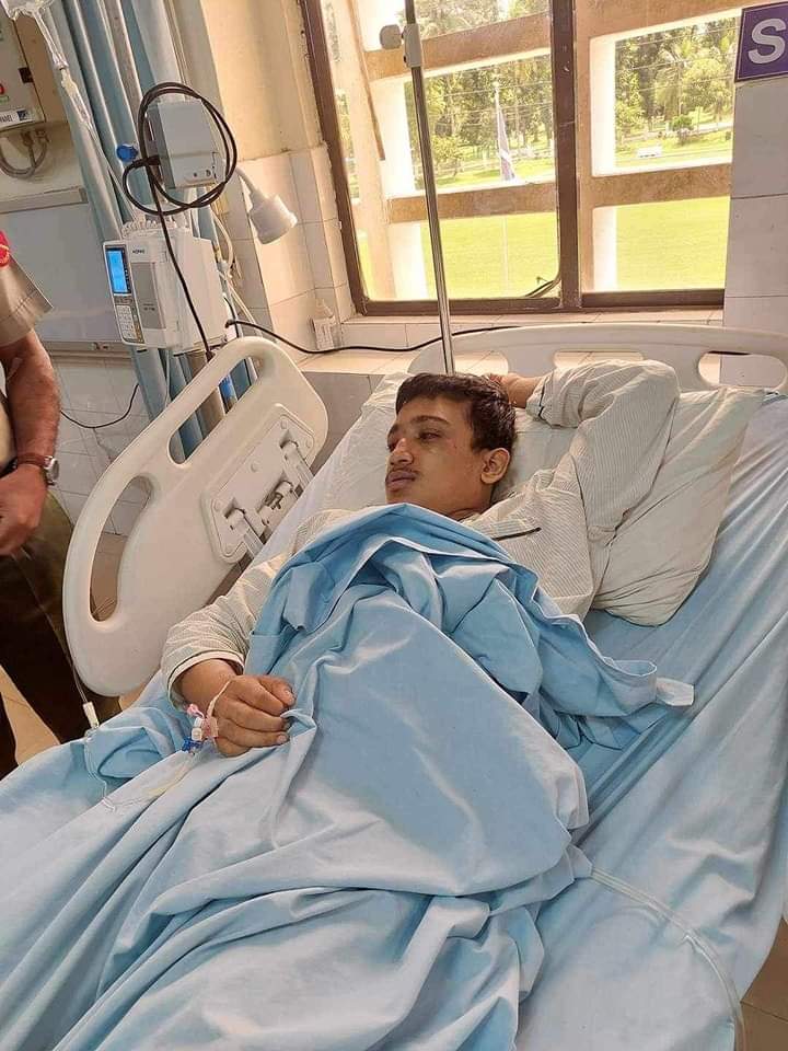 Purni_maDebnath's tweet image. #উৎসব জীবিত আছে। কিন্তু ওর চোখের অবস্থা খুব খারাপ। ওকে কত নির্মম ভাবে আহত করেছে ওই #জিহাদিরা.
He is alive . Pray for #utsob 
#wewantjusticeforutsob 
#SaveBangladeshiHindus #AllEyesOnBangladeshiHindus