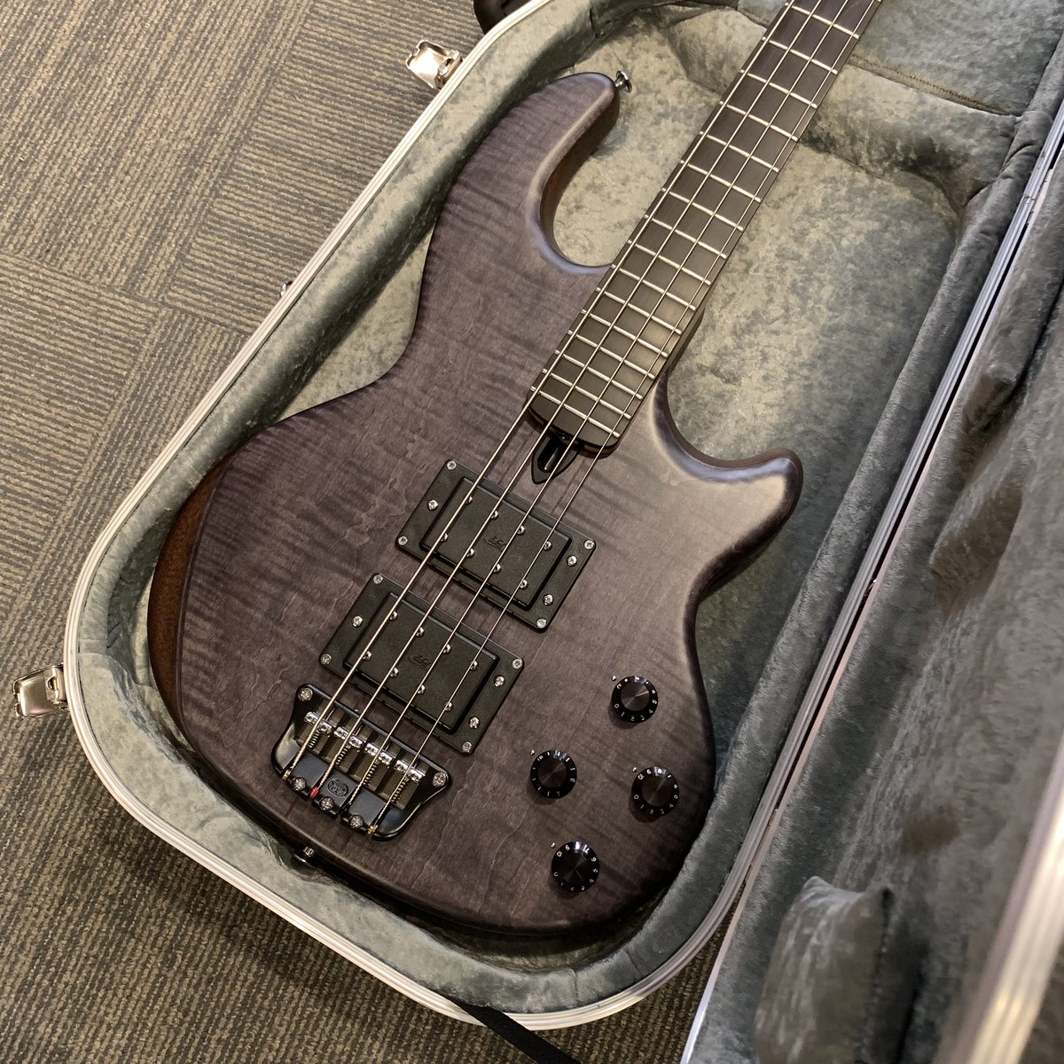 bass_collection's tweet photo. 約2年ぶりにウォルの新品が入荷！！！

Wal Mk2 4st (Nightshade Satin)

おそらく世界でもここだけかと思いますので、お見逃しなく。

#walbass https://t.co/4Ec0EG7D9E