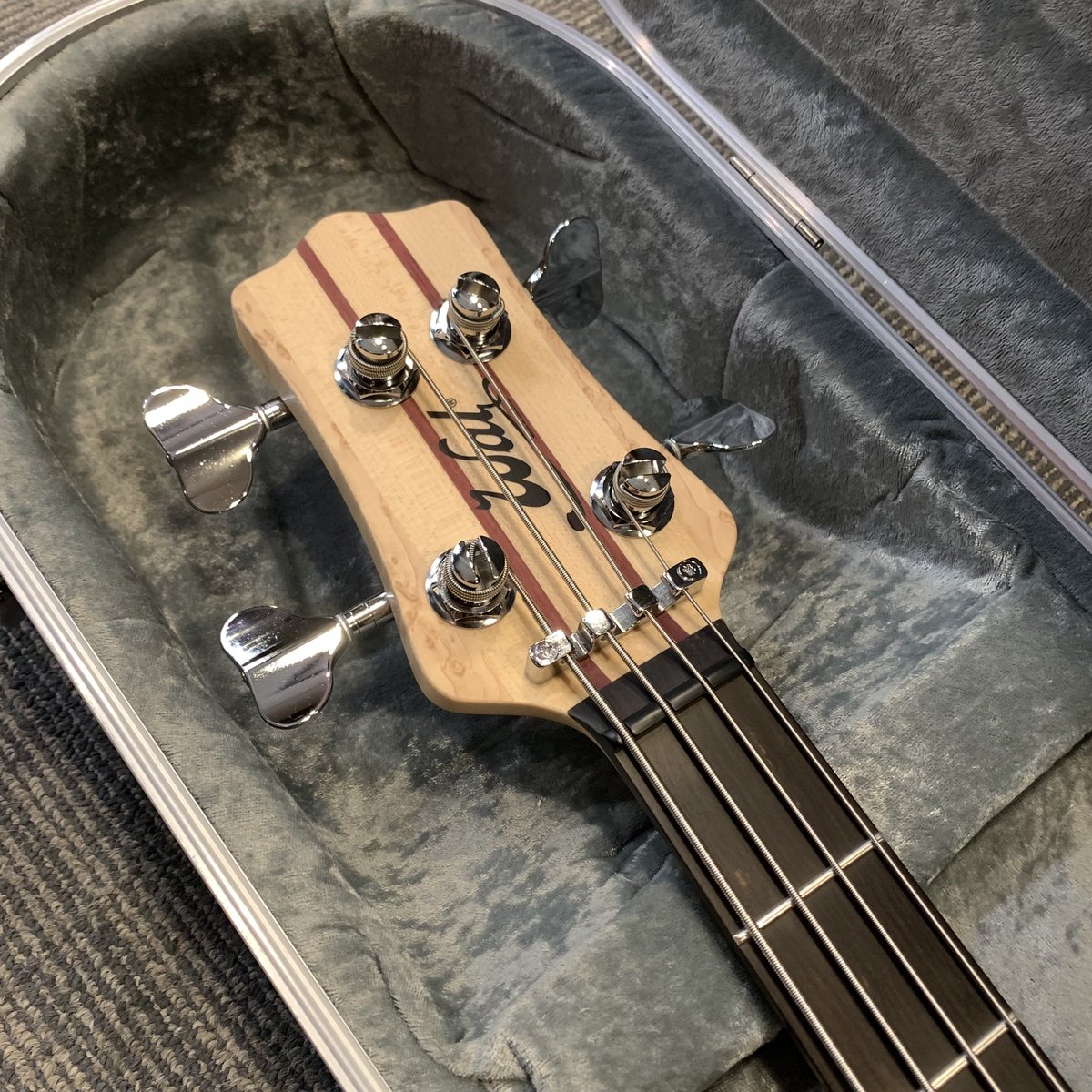 bass_collection's tweet photo. 約2年ぶりにウォルの新品が入荷！！！

Wal Mk2 4st (Nightshade Satin)

おそらく世界でもここだけかと思いますので、お見逃しなく。

#walbass https://t.co/4Ec0EG7D9E