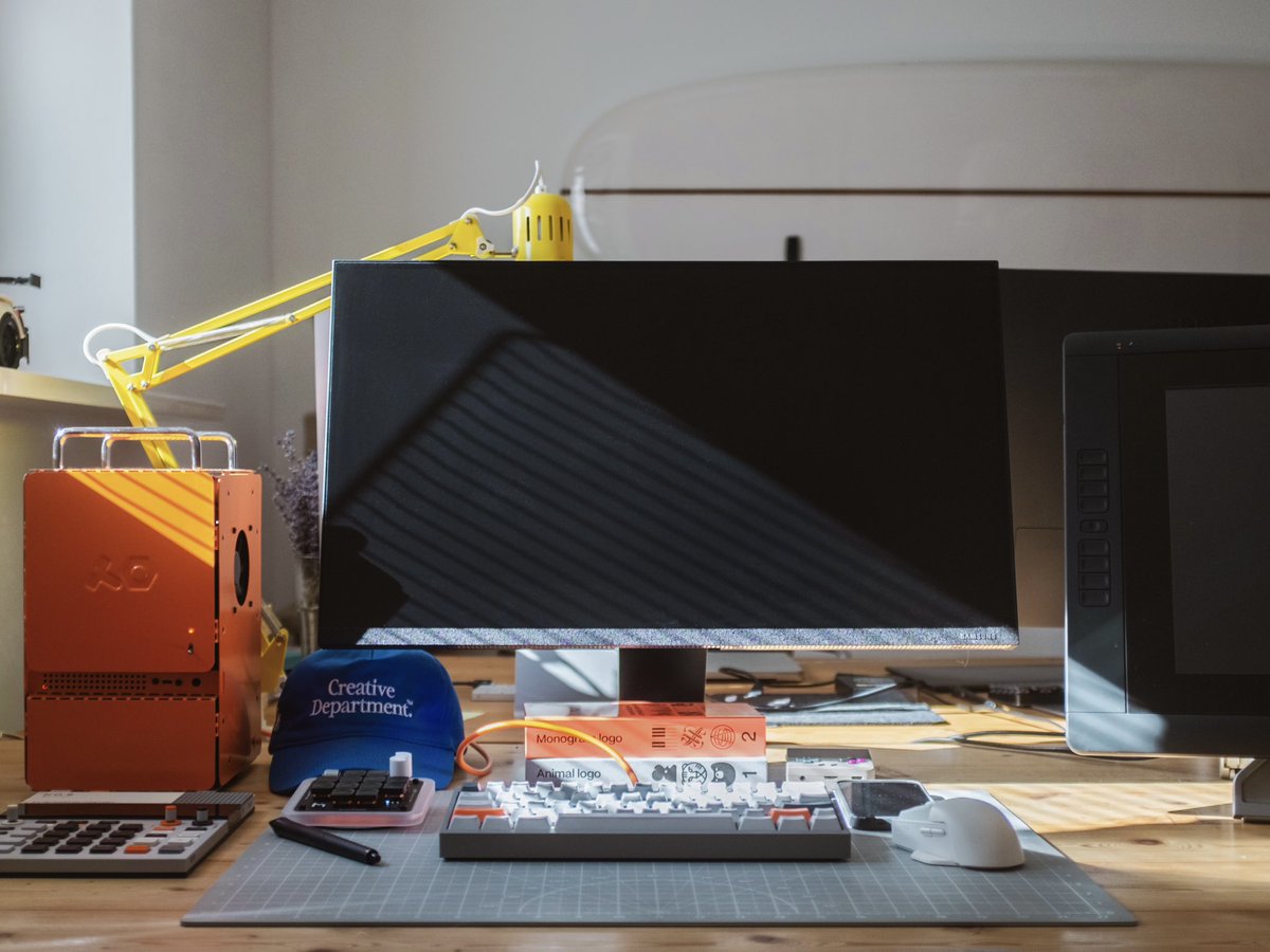 Arek Kajda (@kajdax) on Twitter photo Honored to have been invited by <a href="/makerstations/">Maker Stations®</a> to give a peek into my workspace!
Full interview
→ makerstations.io/arek-mini-pc-s… Honored to have been invited by <a href="/makerstations/">Maker Stations®</a> to give a peek into my workspace!
Full interview
→ makerstations.io/arek-mini-pc-s…