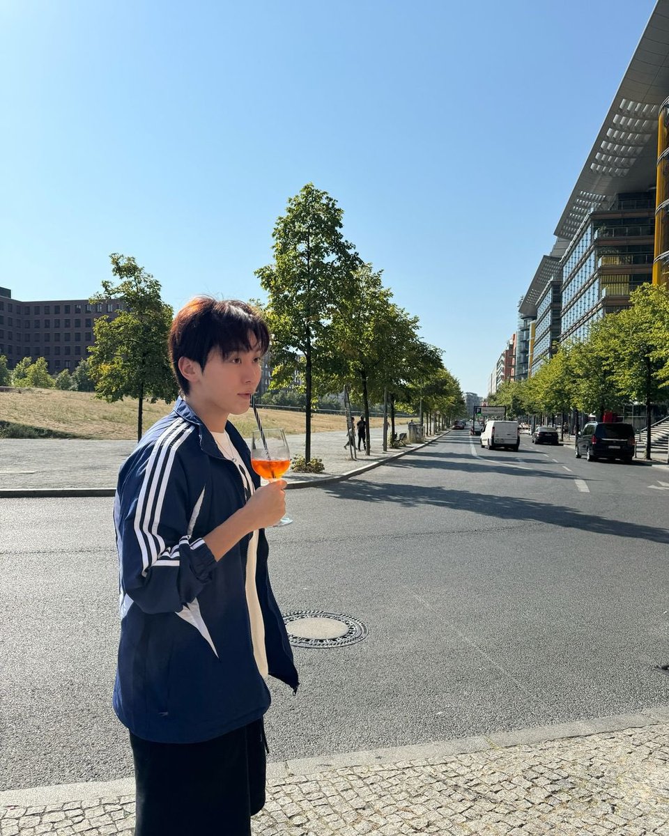 wonubliss's tweet photo. pledis_boos 💙🖤 #승관 https://t.co/vWo3PKwO4L