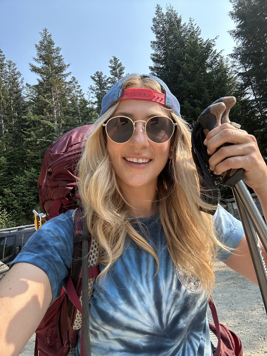 Squeezed in another backpacking weekend, this time with hazy views near the beautiful Mount Rainier 🏔️ 

Any favorite *fall* backpacking suggestions? 🍂 🍁 

#pnw #washington #rainier #hike #backpacking #camp #WaWx #mountrainier <a href="/MountRainierNPS/">MountRainierNPS</a> <a href="/fox12oregon/">FOX 12 Oregon</a>