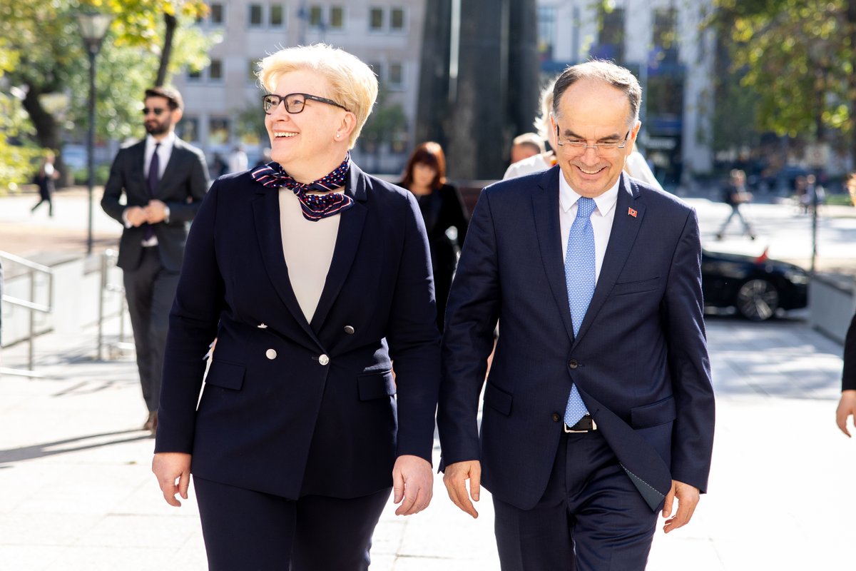 Ingrida Šimonytė (@ingridasimonyte) on Twitter photo A pleasure to meet President of 🇦🇱 <a href="/BajramBegajAL/">Bajram Begaj</a>!
Unity of NATO allies is key to helping Ukraine win Russia's brutal war and to strenghtening our own security against 🇷🇺 hybrid aggresssion. 🇱🇹 is grateful for 🇦🇱 contribution to the security of the Baltic region & 🇦🇱firm stance A pleasure to meet President of 🇦🇱 <a href="/BajramBegajAL/">Bajram Begaj</a>!
Unity of NATO allies is key to helping Ukraine win Russia's brutal war and to strenghtening our own security against 🇷🇺 hybrid aggresssion. 🇱🇹 is grateful for 🇦🇱 contribution to the security of the Baltic region & 🇦🇱firm stance