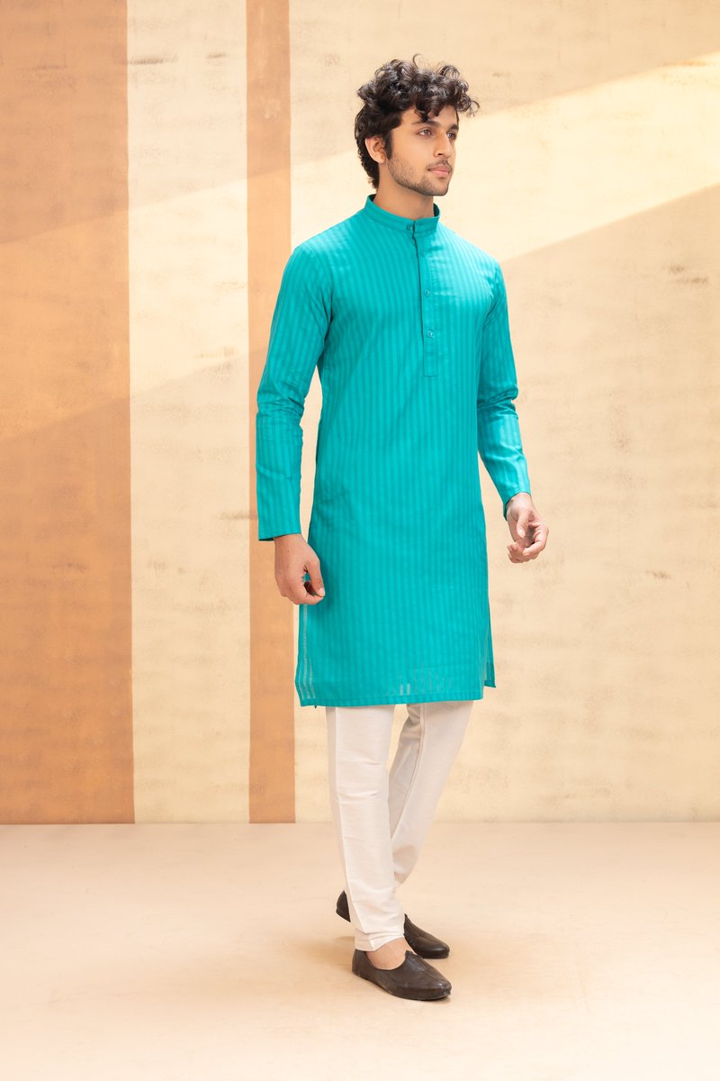 TSwayamvar's tweet photo. Embrace the timeless attraction of simplicity with The Swayamvar’s collection of kurtas.

Now available at our 85 stores all over India.

#theswayamvarofficial #ethniwear #kurtapajama #weddingcollection #weddinginspiration  #mensfashion #mensethnicwear #groominspiration https://t.co/D9Vwi1zbho