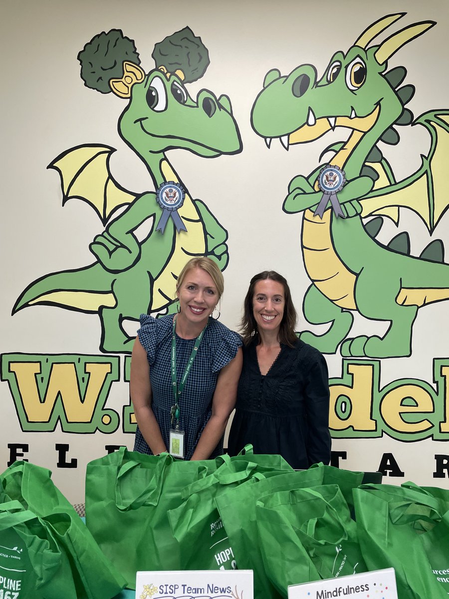 CabCo_SchoolPsy's tweet photo. Ms. Marcus rocked the SISP table with her team at Odell Elementary School's Curriculum Night! #SISP @wrodell35 @WROdellPTA https://t.co/gp3VC20XPE