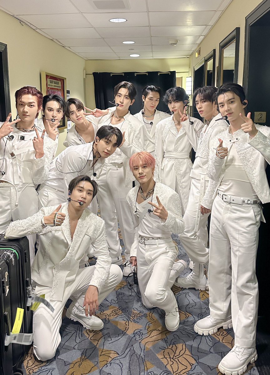 somhneric's tweet image. it’s officially wrapped up! we are incredibly grateful for your unwavering support and enthusiasm throughout the night. your cheers and energy made the show unforgettable. you guys will forever hold a special place in our hearts. until next time, keep shining and stay amazing!