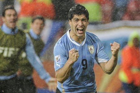 Contemporáneo a Suárez (@luchoelultimo9) on Twitter photo 𝐄𝐥 𝐞𝐥𝐞𝐠𝐢𝐝𝐨 𝐦𝐚́𝐬 𝐡𝐮𝐦𝐚𝐧𝐨
Hoy salió un artículo para <a href="/ladiariaDeporte/">la diaria Deporte</a> contando lo que Luis significa para nosotros y algunas de sus más grandes hazañas⭐️
Si desean leerlo acá dejo el link. Todo el suplemento de hoy está dedicado al 9️⃣.
🔗 surl.li/ertres 𝐄𝐥 𝐞𝐥𝐞𝐠𝐢𝐝𝐨 𝐦𝐚́𝐬 𝐡𝐮𝐦𝐚𝐧𝐨
Hoy salió un artículo para <a href="/ladiariaDeporte/">la diaria Deporte</a> contando lo que Luis significa para nosotros y algunas de sus más grandes hazañas⭐️
Si desean leerlo acá dejo el link. Todo el suplemento de hoy está dedicado al 9️⃣.
🔗 surl.li/ertres