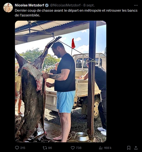 En plus d'être un colon, ce député est aussi un tueur d'animaux.