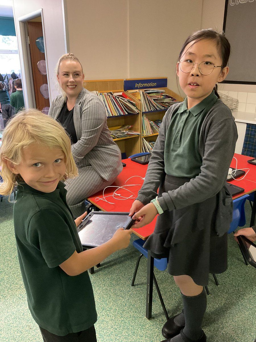 hillwestprimary's tweet photo. Happy iPad day! Year 1 Swifts have been given their iPads and are learning how to mark up a photo #learningfutures @the_atlp https://t.co/NgG21Ovnwv