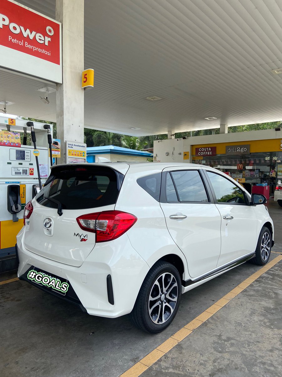 fir_r's tweet photo. Deliver of the day. Tahniah diucapkan brother Ilyas kita atas penerimaan kereta Myvi 1.5 Advance 🫡 Fast delivery &amp; fast stock untuk Myvi full specs ni. Member time study dulu, thank u support yas 🤝 Tak sampai sebulan dah terima kereta. 

https://t.co/DIPRqolqf0 https://t.co/4vwDesONnC