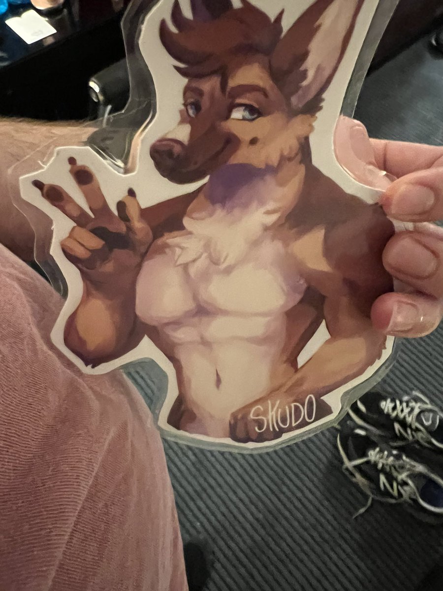 Got back home from FM last night! And this dog is TIRED.

But had a lot of fun both in Orlando at Megaplex last weekend and this weekend in Minneapolis.  Both very good cons with great people! Was great to be a dog as usual and got some great pics. See you guys at the next one!