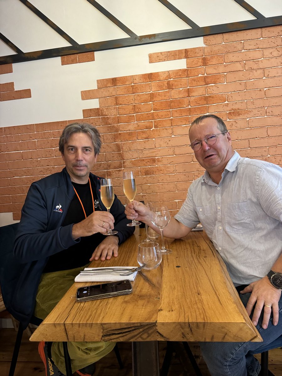 Daniel Choquet (@daniel_choquet1) on Twitter photo To 15 years of friendship and collaboration! <a href="/ValentinNagerl/">U. Valentin Nägerl</a> is leaving Bordeaux for new adventures in Goettingen. Congrats for the new position, we’ll miss you❤️<a href="/iins_bordeaux/">Interdisciplinary Institute for Neuroscience 🧠</a> <a href="/Neuro_Bordeaux/">Bordeaux Neurocampus</a> To 15 years of friendship and collaboration! <a href="/ValentinNagerl/">U. Valentin Nägerl</a> is leaving Bordeaux for new adventures in Goettingen. Congrats for the new position, we’ll miss you❤️<a href="/iins_bordeaux/">Interdisciplinary Institute for Neuroscience 🧠</a> <a href="/Neuro_Bordeaux/">Bordeaux Neurocampus</a>