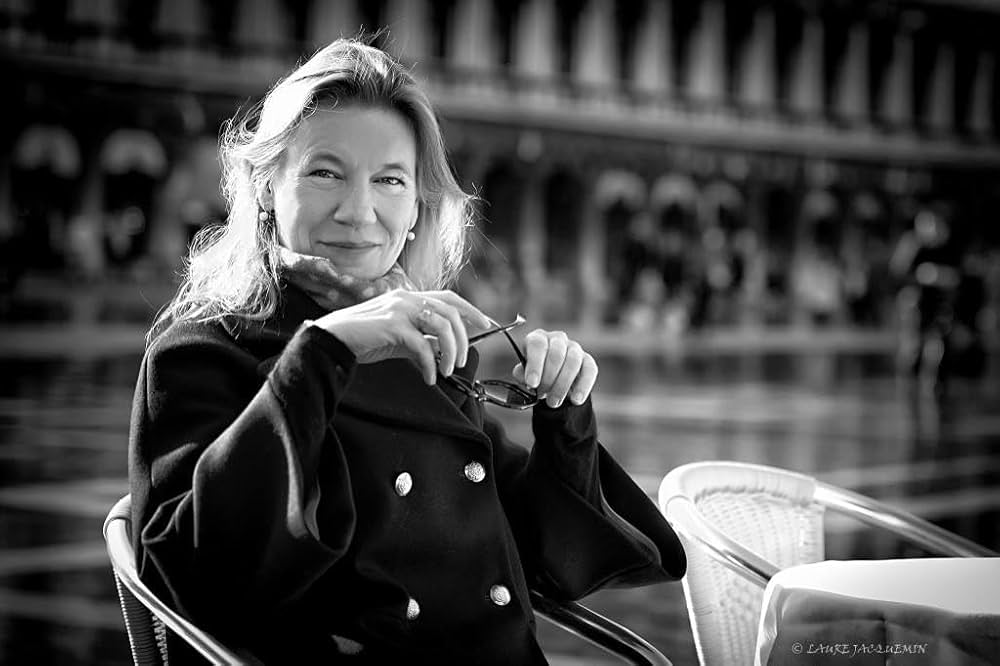 🎙 Arièle Butaux vous invite à un podcast en direct, suivi d'un concert et d'un brunch sur la Seine. Le 15 septembre, c'est Le Brunch des Mélomanes ! 🎻⛵🍴 Réservez ici : bit.ly/3MrwvoD #PodcastLive #ParisEvent #Brunch