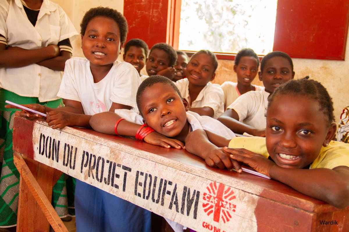 Avec le projet ÉDUFAM nous travaillons avec nos partenaires dans plusieurs camps de réfugiés de la région des Grands Lacs africain pour permettre à plus de filles d'accéder à l’éducation.
  
#Journéedelaphabétisation
👉 ceci.org/fr/projets/edu…

 @fondation_pgl <a href="/DevCanada/">Développement Canada</a>