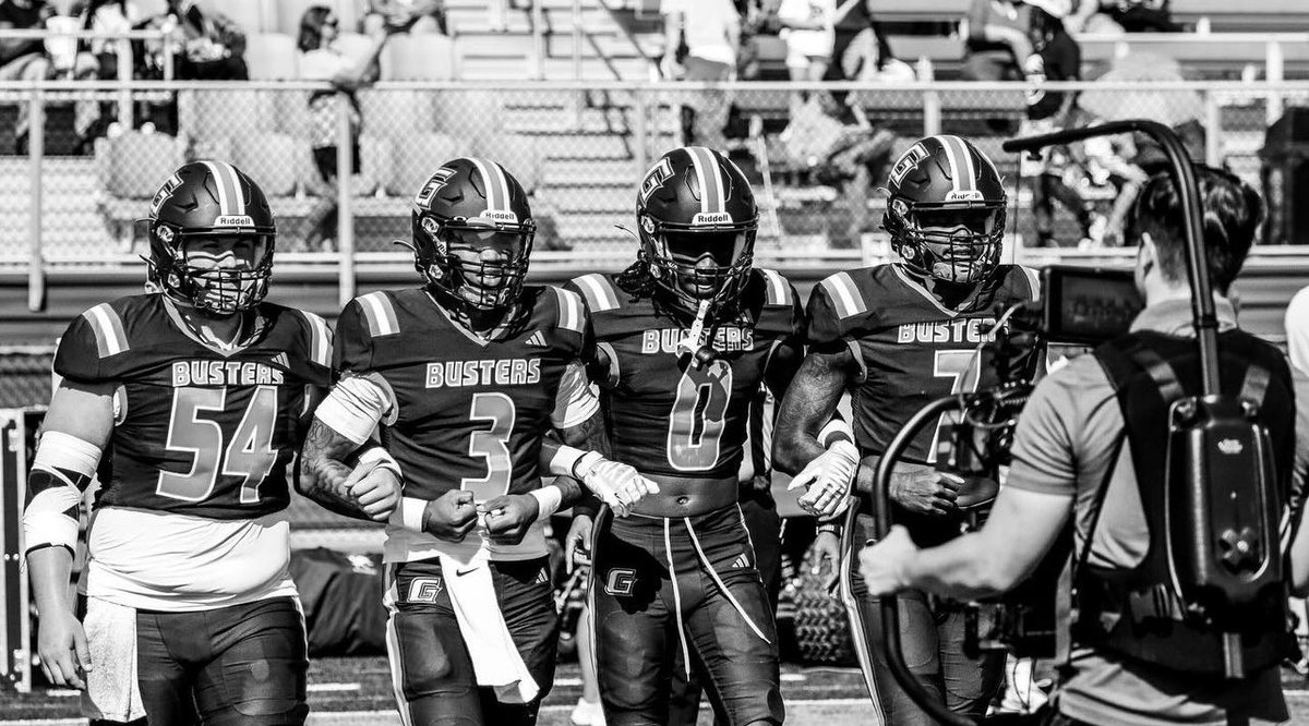 camtodd77's tweet photo. Week 2 Win, and Highlights vs Dodge City 6’2 305 Center 
@KiyoshiHarris @Coach_Landgren @CoachZSallee @JuCoFootballACE @JUCOFFrenzy 

https://t.co/D0Bx1g8HTK https://t.co/xJCsuNhnJI