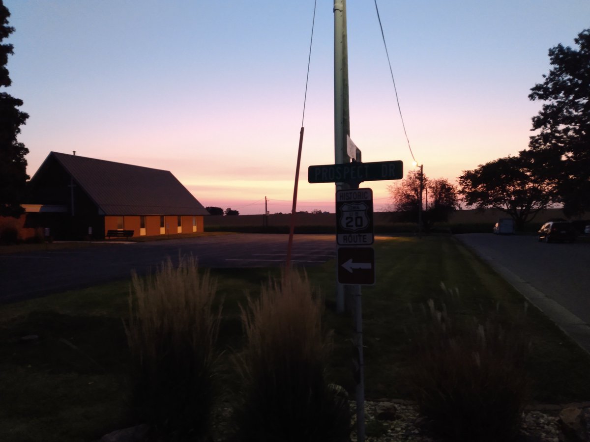 OhmsLaw78's tweet photo. Had a nice 2.71-mile walk today! 5:45AM 52F #Iowa #Walking #IowaLife #AroundIowa https://t.co/XWncdpYs4N