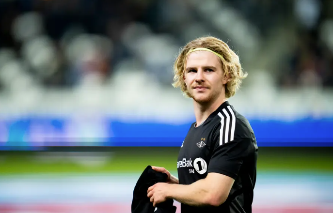 Rosenborg have won 6 of their last 10 games and are currently on a 4-game winning streak.

It's clear Alfred Johansson has the dressing room as the players continue to buy into his philosophy.

Edvard Tagseth is perhaps the perfect example of trusting the process.

A thread. 🧵.