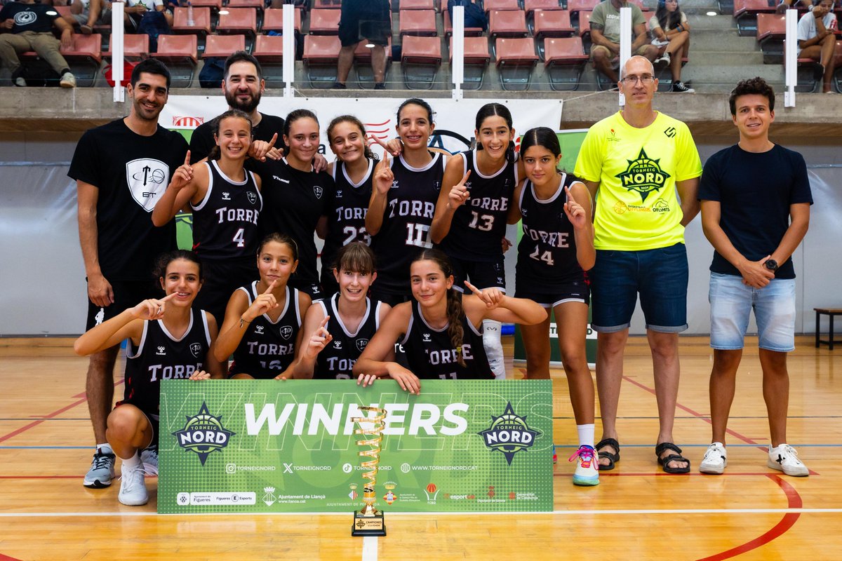 😍 Els campions de la categoria U14 de la quarta edició del Torneig Nord!

👏 Enhorabona, <a href="/FCBbasket/">Barça Basket</a> i <a href="/BTorrelodones/">Jansen BT</a>!

😜 Quin cap de setmana més intens que hem viscut! Descansem un parell de dies, i a per la categoria mini, els dies 13, 14 i 15 a Peralada i Llançà!