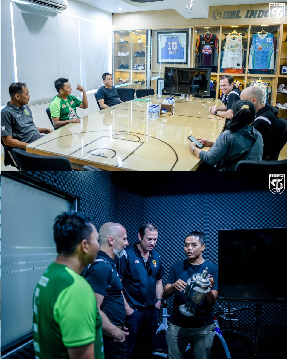 Persebaya x Football West Australia

Persebaya menerima kunjungan dari pimpinan Football West, lembaga yang mengurusi sepak bola di negara bagian Australia Barat. Jamie Harnwell (CEO Football West) dan Perry Lelati (COO Football West) hadir dalam kunjungan ke Stadion Gelora Bung