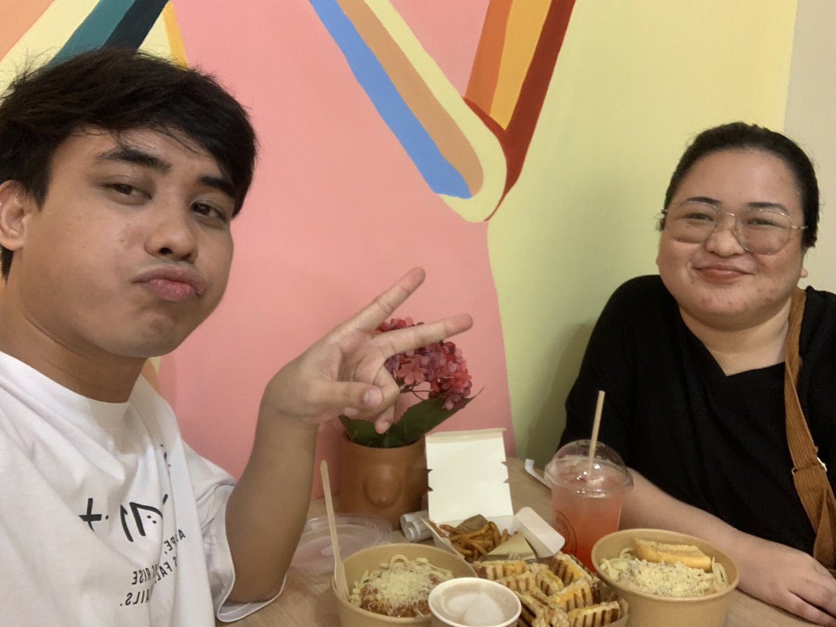 Ms_Neighbor's tweet photo. Ugum cafe🦔 https://t.co/gK44CHzZ9o
