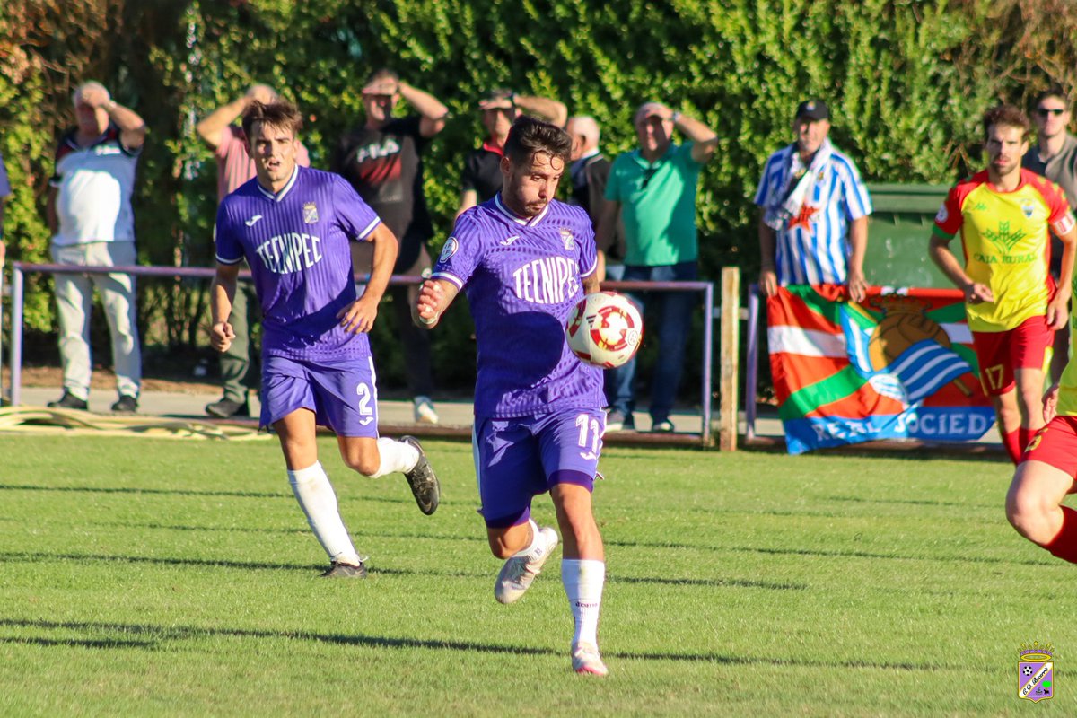 📸||Fotos del encuentro de ayer frente al Atlético Tordesillas (III) 

#VamosBece #TodoAlMorado 🟣