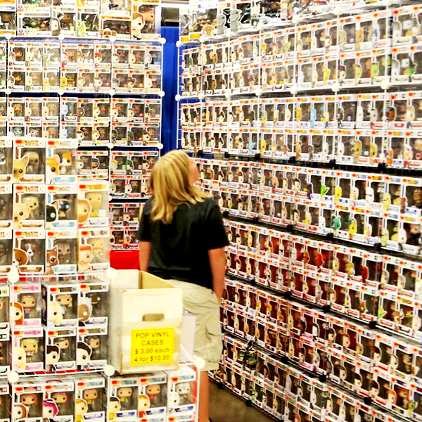 RBCPlaceLondon's tweet image. Get ready, London! @ldnont_comiccon is back this weekend, and it's going to be a "shellabration" like no other as we celebrate 40 years of the Teenage Mutant Ninja Turtles! This is one event fans can't miss. #LondonComicCon #TMNT40 #Shellabration

📸: londoncomiccon.ca