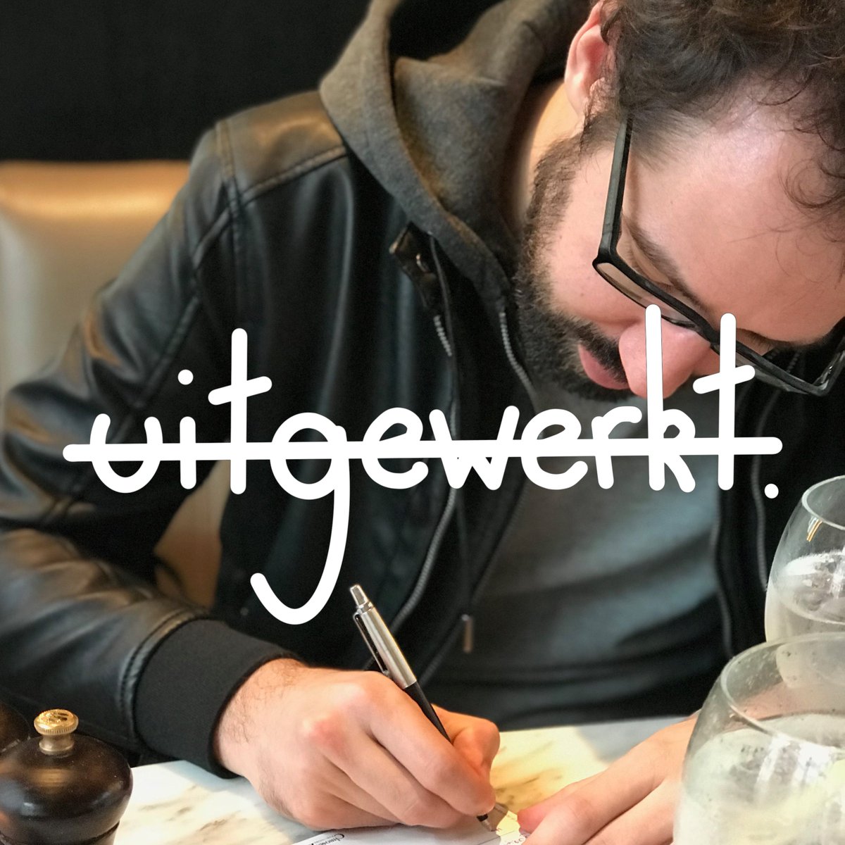Hij is er! Ik heb er meer dan een jaar aan gewerkt, maar mijn driedelige audiodocumentaire Uitgewerkt is vanaf nu te beluisteren.

Een podcast over werk en mislukken - voor iedereen die de hele tijd creatief bezig is en zich de hele tijd afvraagt waarom. 

uitgewerkt.be