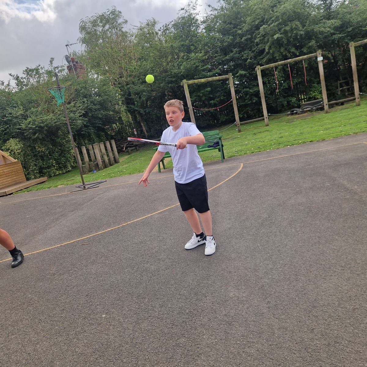 MasefieldCP's tweet photo. A wonderful tennis session with Miss Jones this afternoon 🎾 #learningwalk #believeachievesucceed https://t.co/w98up7e1Bp