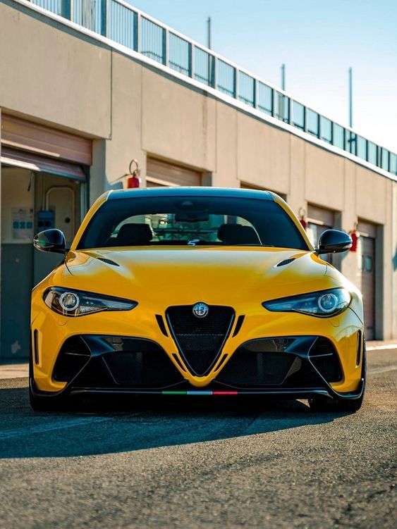 Cette Alfa Romeo Giulia ressemble à une GTAm, mais n'en est pas une