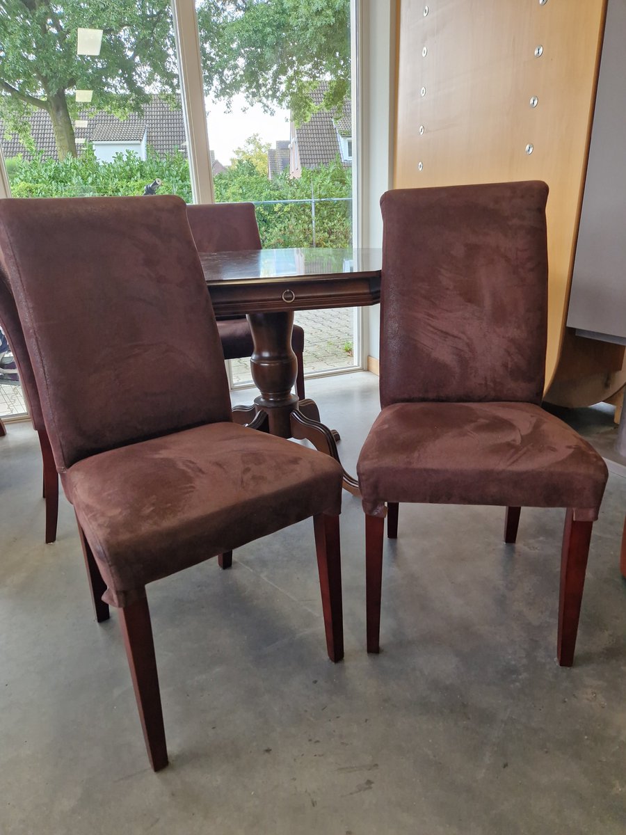 Stichtingactief's tweet photo. Deze week zijn ALLE eetkamerstoelen met 50% korting. 

Door de verkoop van herbruikbare goederen leveren we een bijdrage aan het verminderen van de afvalberg. 
♻️
Tevens helpt u mee om de mensen die ondersteuning kunnen gebruiken laagdrempelig &amp; zinvol werk te bieden. 

#preloved https://t.co/msGMVA2wvo