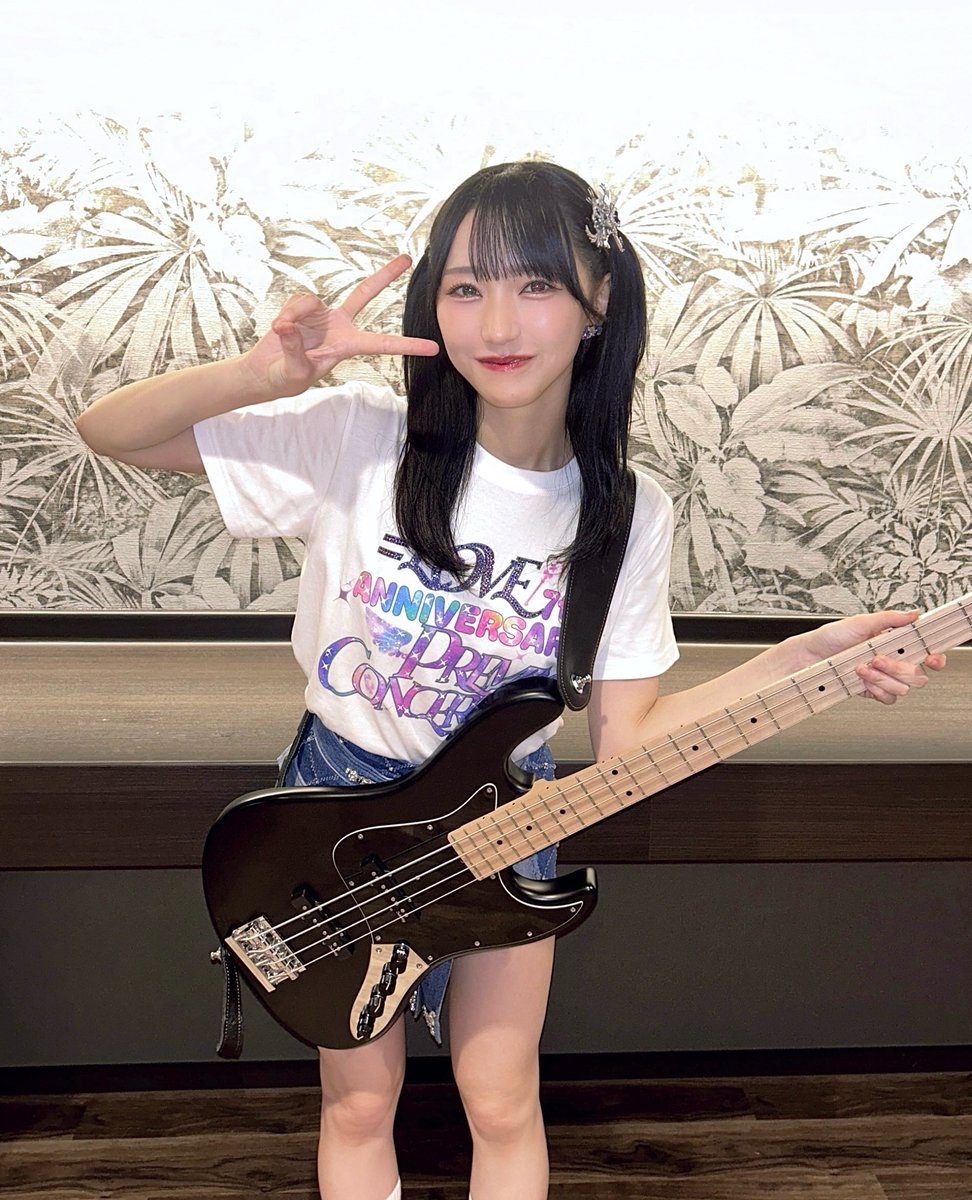 noguchi_iori's tweet photo. 今回…
7周年コンサートにて
ベースを弾かせていただきました !!✨️

生バンドさんと一緒に…！
初披露が周年コンサートという夢のような経験を本当にありがとうございます😭💐❣️

弾き終わるまで
どーーっきどき止まらなかったよ！！！
かっこよく弾けてたーー？ https://t.co/TeNfcszBE1