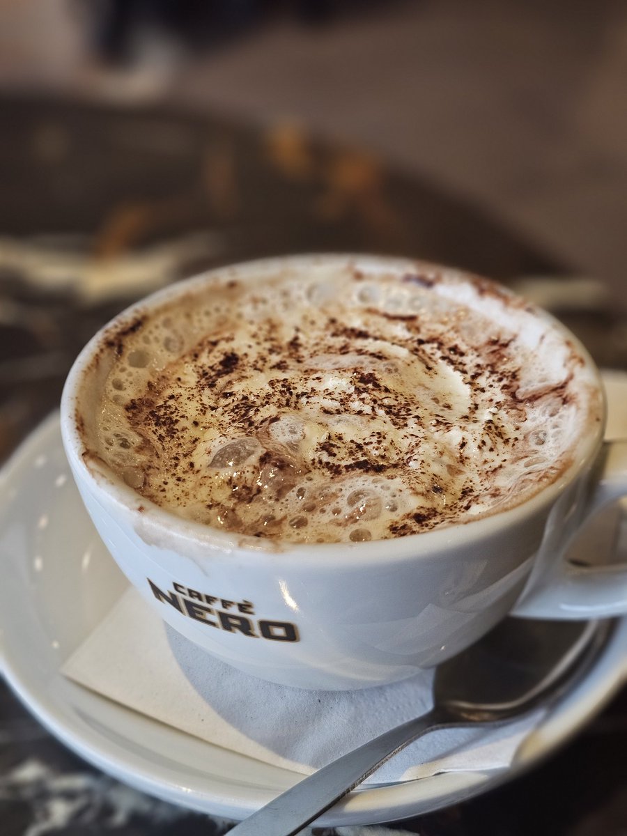 harrygeorgiou07's tweet image. I ended a busy day in London with a hot chocolate, and I was grateful for the incredible final presenter training delivered by Julian from Kite Communication Coaching alongside my fantastic colleagues at @dfnsearch. Great insights and energy! #TrainingDay #DFNProjectSEARCH !