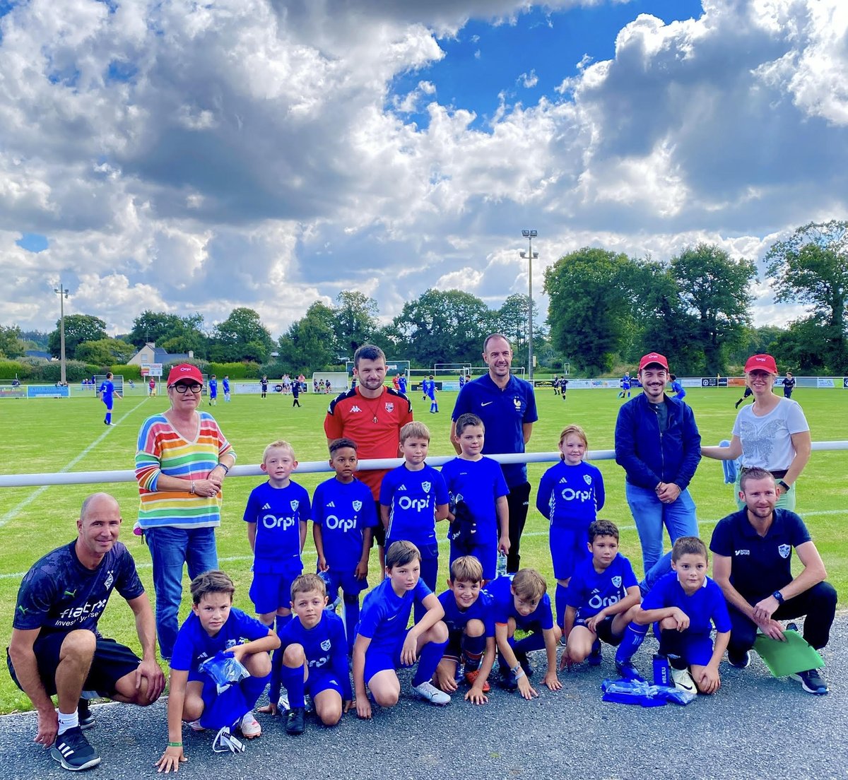 ORPI_TREGORIMMO's tweet photo. Le club de foot US #Ploubezre, sponsorisé par #Orpi ! Orpi a lancé en mars une grande opération nationale « L’esprit coopératif sur tous les terrains » : un dispositif pour soutenir 300 clubs de foot amateurs sur tout le territoire français… Nous sommes fiers de ce partenariat! https://t.co/d3QQm0MTR2