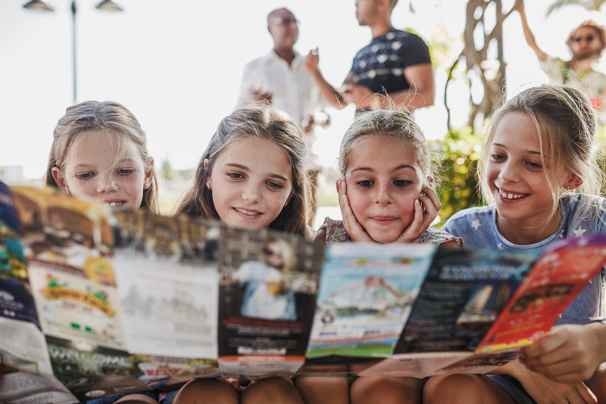 Que sepan que tienen para ellos el mundo entero 🫶🏾

¡Feliz vuelta al cole a los peques de la casa (y a sus papis)! 📚☀️⛵

#CitySightseeing #WeShowYouSpain #VueltaalCole