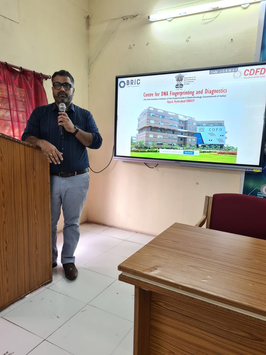 maddika_s's tweet photo. Scientists from CDFD presented the new DBT BioE3 policy at the century-year-old Andhra University, Vizag. Great discussions with bright and enthusiastic researchers!
#BioE3 https://t.co/Qe0Bfozd7l