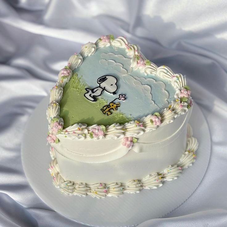 twaniimals's tweet photo. snoopy cake https://t.co/6n3NlItwtt