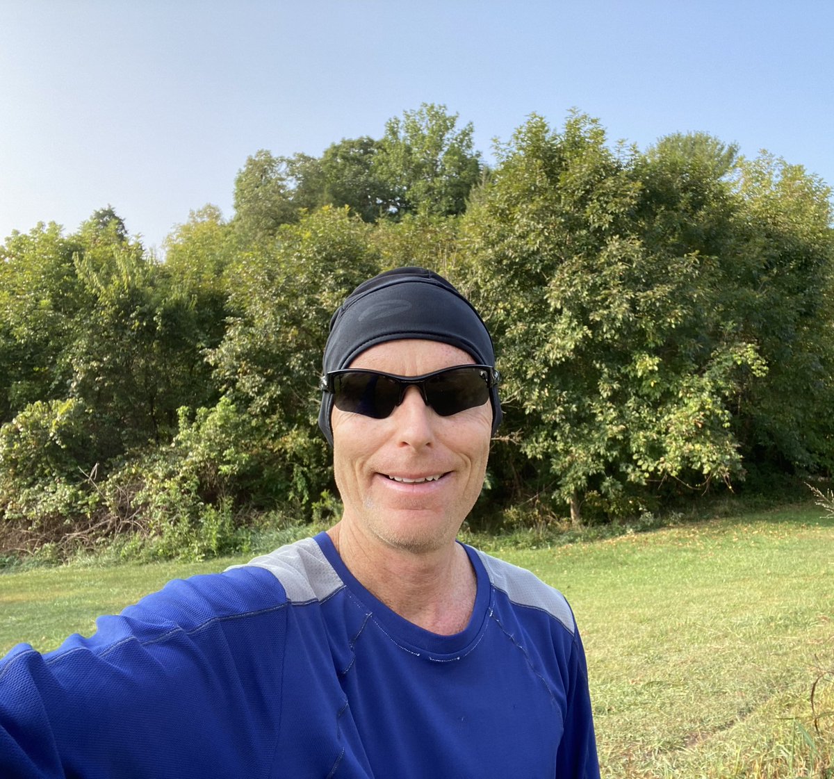 rtcrunr's tweet photo. Fall is my favorite time of the year, but it was 39° when I got up and 41° when I headed out to run. Accordingly, it was my first run since spring in a hat and long sleeves. Not sure I’m ready for that quite yet. #running #mastersrunning https://t.co/Nuqv2BMKNn