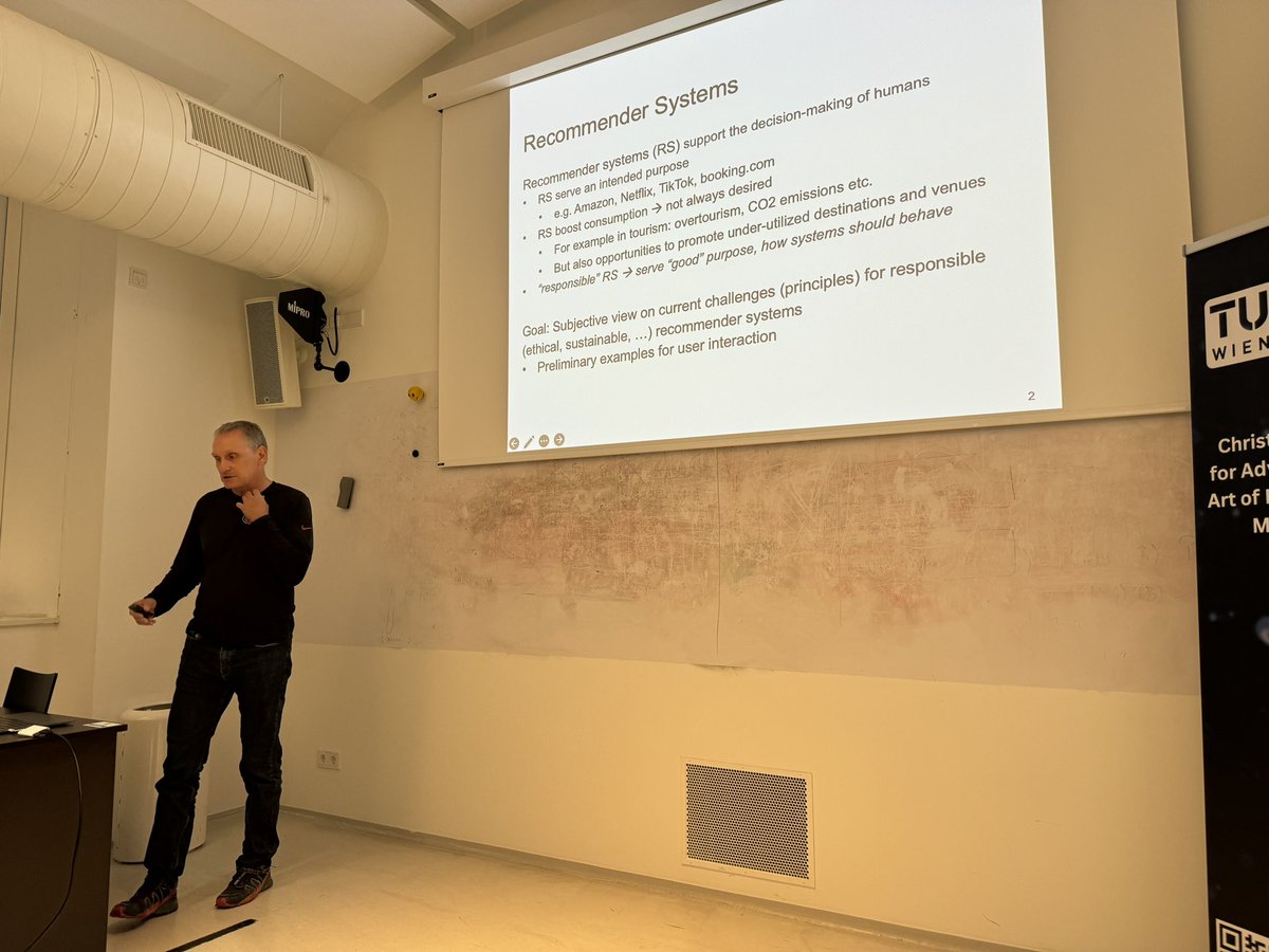 Wrapping up the first day of the #CollaborationwithAI Workshop  with an interesting talk from <a href="/wwoerndl/">Wolfgang Wörndl</a> on the challenges of building responsible recommendation systems. <a href="/tu_wien/">TU Wien</a> #CDLRecSys